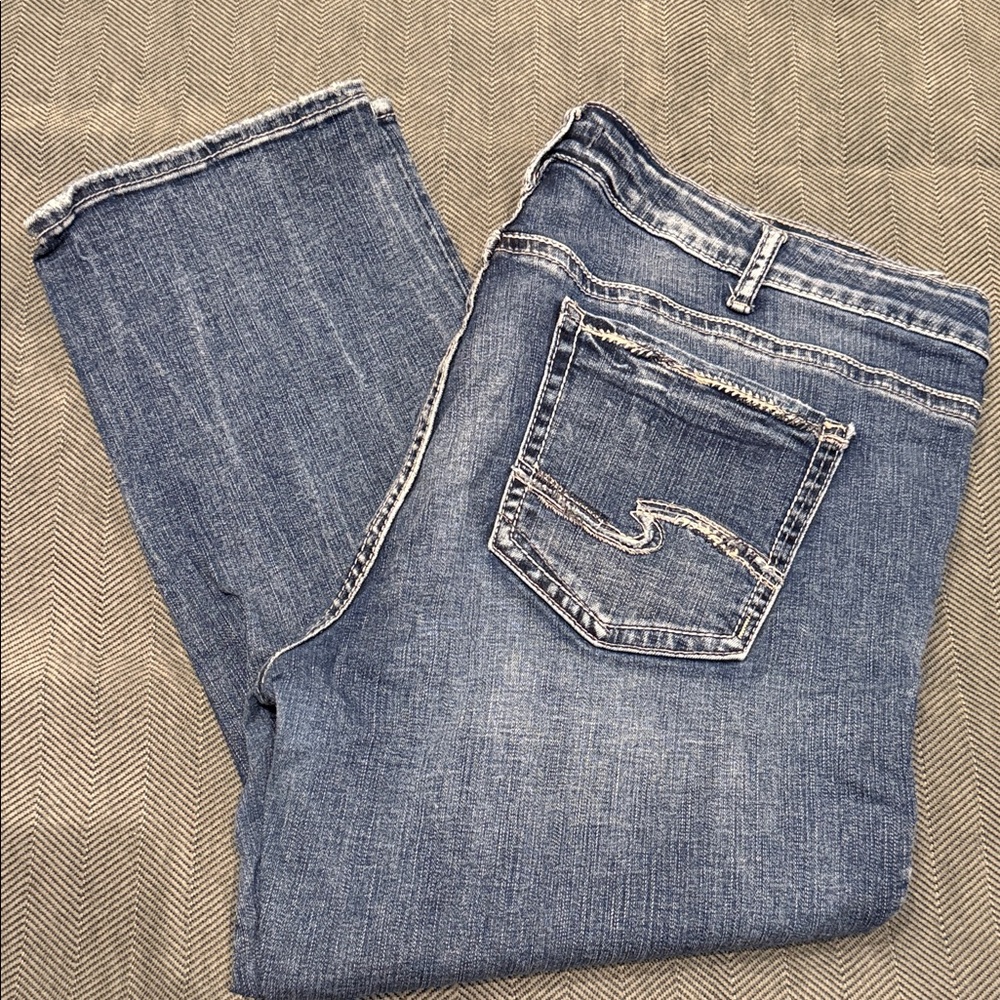Silver Jeans Blue Denim Capris